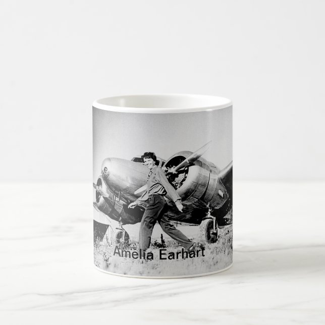 Caneca De Café Vintage Amelia Earhart Foto (Centro)