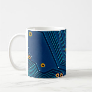 Caneca De Café Vista aproximada da macro do conselho eletrônico d