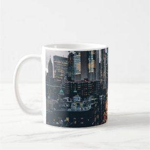 CANECA DE CAFÉ VISUALIZAÇÃO DA CENA DA CIDADE DE SKYLINE DA BRI