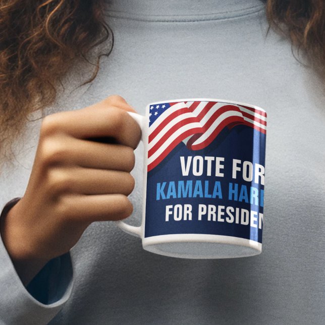 Caneca De Café Votar Kamala Harris para a eleição do Presidente A (Criador carregado)