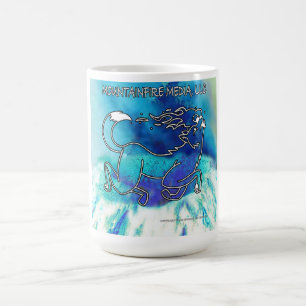 Caneca De Café Vulcão Azul MountainFire Media em um