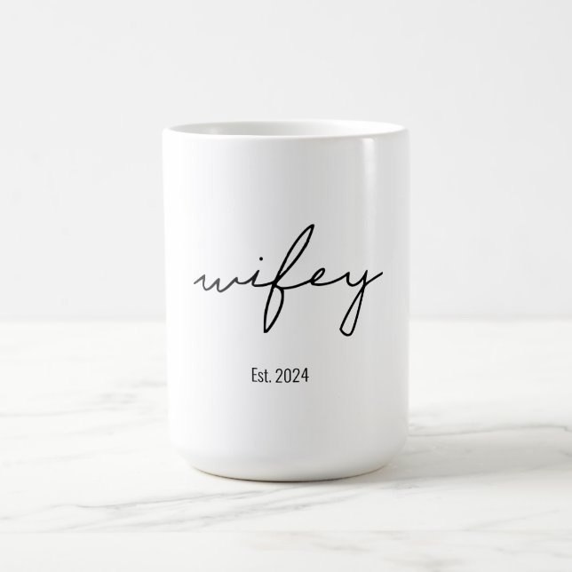 Caneca De Café Wifey Cute Script Recentemente (Centro)