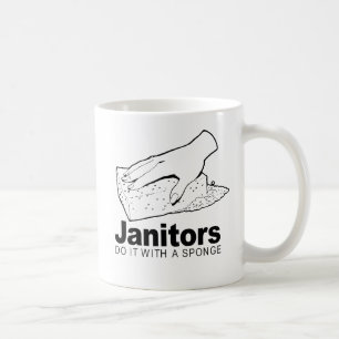 Caneca De Café zeladores fazem com uma esponja