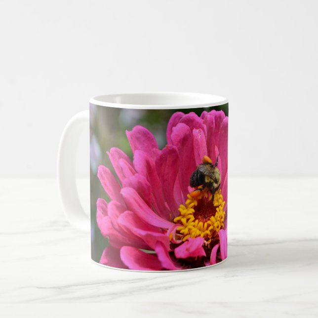 Caneca De Café Zinnia rosa e abelha-lombo (Frente Esquerda)