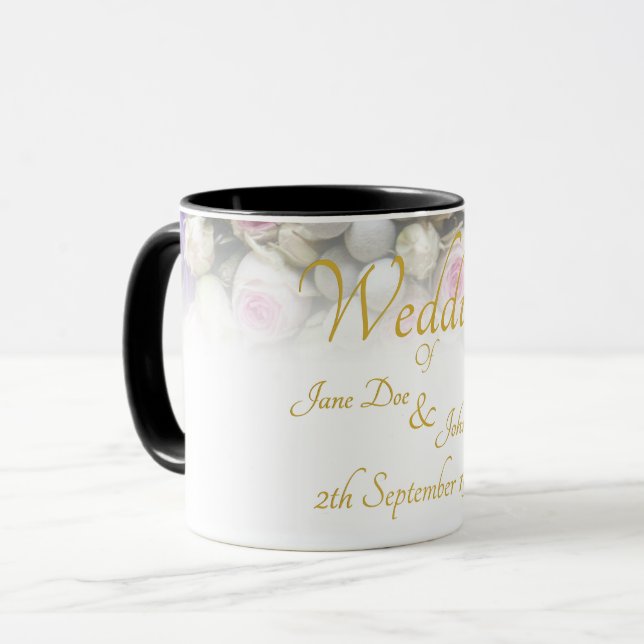 Caneca de Casamento - Noiva com buquê de casamento (Frente Esquerda)
