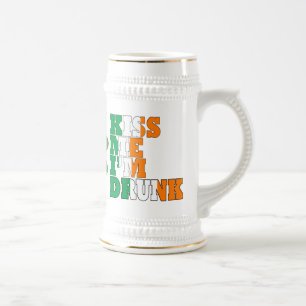 Caneca De Cerveja Beije-me que eu sou pancadinhas bêbedas da rua