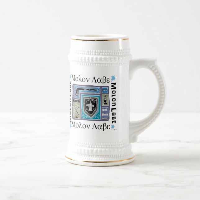Caneca de cerveja branca e Dourado da cerveja com (Direita)