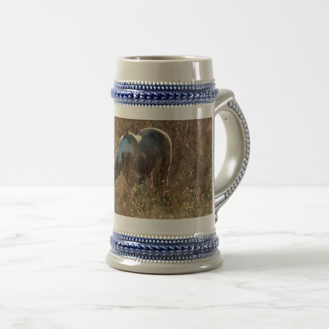 Caneca De Cerveja Buckskin Tobiano Horse Grazing Morning Sun Photo (Frente Esquerda)