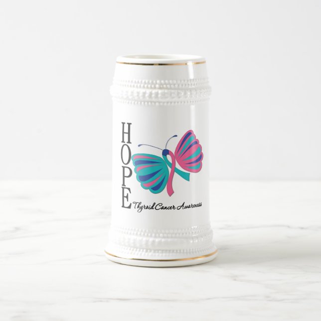 Caneca De Cerveja Cancer de tiróide da borboleta da esperança (Centro)