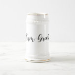Caneca De Cerveja Casamento de Equipe, Solteiro-festa-gravata<br><div class="desc">Este moderno design Team Groom com tigela parece excelente nesta caneca de cerveja. Adicione uma data de casamento para um presente personalizado único. Design por Inge Lewis. Presentes perfeitos para solteiros ou festas de casamento. Localize mais itens correspondentes na biblioteca online ingeinc.com.</div>