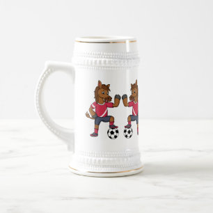 Caneca De Cerveja Cavalo engraçado bonito jogando cartoon de futebol