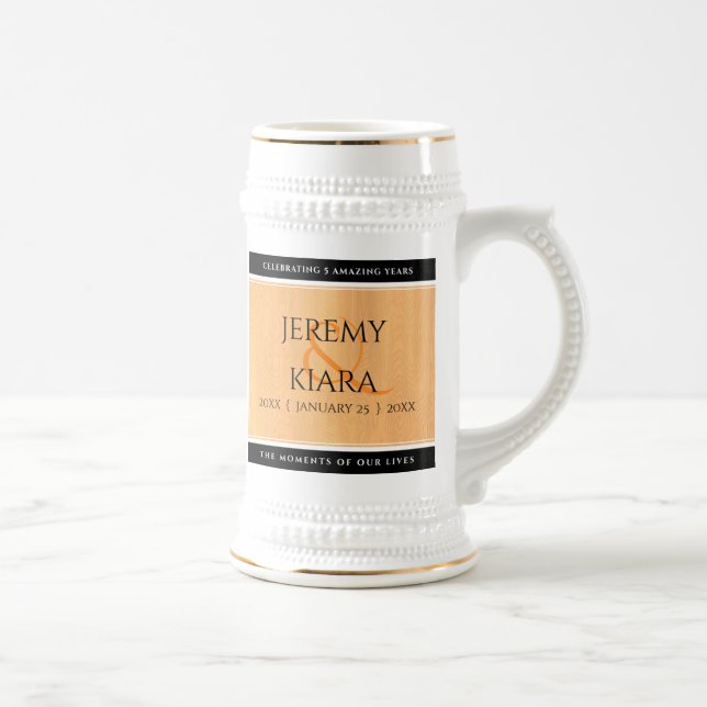 Caneca De Cerveja Celebração do Aniversário de Casamento de Madeira  (Direita)