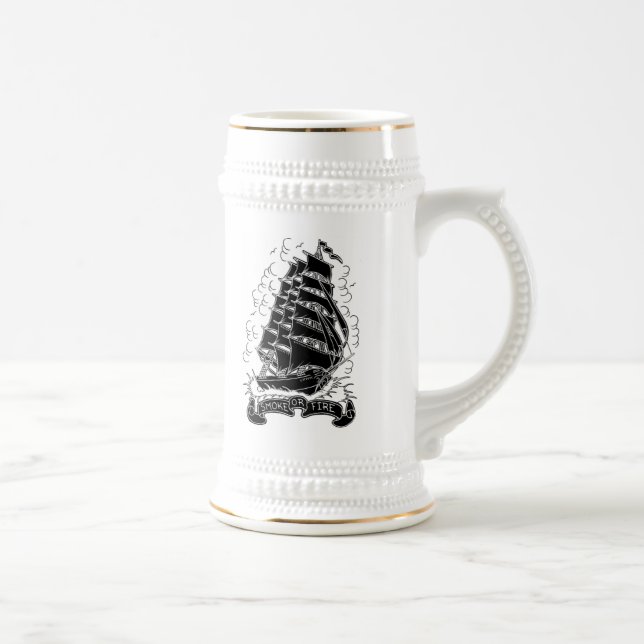 caneca de cerveja da cerveja do navio do fumo ou (Direita)
