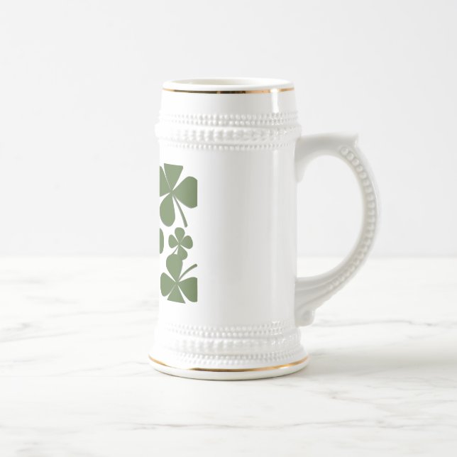 Caneca de cerveja do dia de Patrick de santo (Direita)