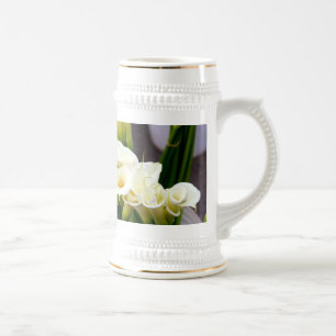 caneca de cerveja do lírio de calla