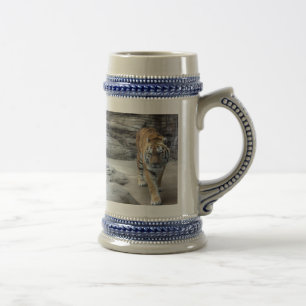 Caneca de cerveja do tigre