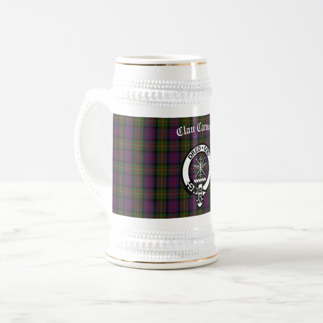 Caneca De Cerveja Emblema da Crista do Clã Carnegie e Tartan  (Frente Esquerda)