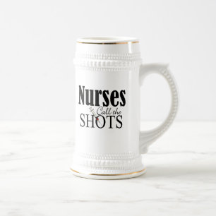 Caneca De Cerveja Enfermeiras chamam os sapatos