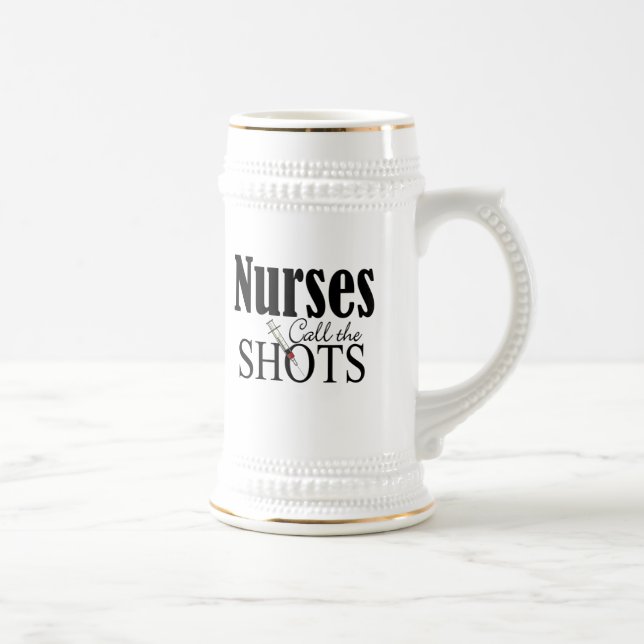 Caneca De Cerveja Enfermeiras chamam os tiros (Direita)