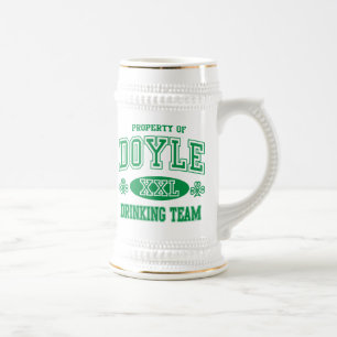 Caneca De Cerveja Equipe irlandesa do bebendo de Doyle