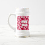 Caneca De Cerveja Folhas de Mapeamento em um Plano de Fundo Rosa<br><div class="desc">Folhas de maple vermelho e branco sobre fundo rosa. (O fundo do carvão também está disponível).</div>