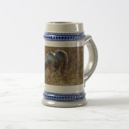 Caneca De Cerveja Foto de Cavalo Tobiano Buckskin Pastando ao Sol da