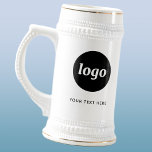 Caneca De Cerveja Logotipo e Texto simples para empresa<br><div class="desc">Logotipo simples e texto personalizado para sua empresa. Substitua o logotipo e o texto por você para personalizar. Use-os você mesmo,  entregue-os aos seus funcionários e colegas de trabalho,  venda-os a clientes e clientes ou os entregue como material promocional para inspirar a lealdade do cliente.</div>