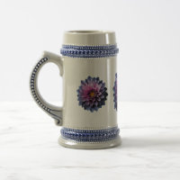 macro-caneca da dália de flor rosa e púrpura