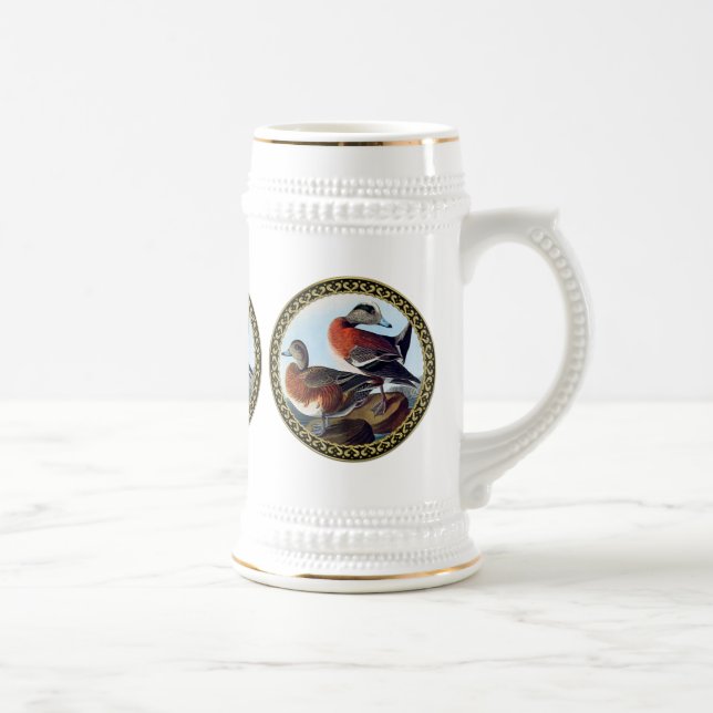 Caneca De Cerveja Patos de Widgeon Americano em uma rocha (Direita)