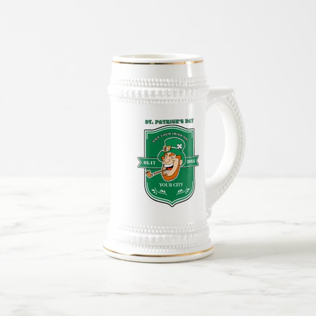 Caneca De Cerveja Rua Engraçado de Crachá Leprechaun. Dia de Patrick (Frente Esquerda)