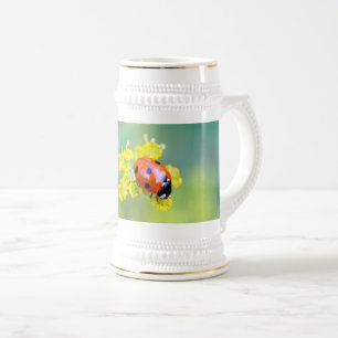 Caneca De Cerveja senhora por cima