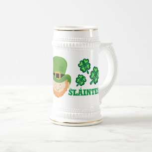 Caneca De Cerveja Sláinte! Leprechaun irlandês e shamrocks
