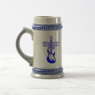 Caneca De Cerveja Só preciso de amor e de tocar violão