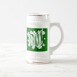 Caneca De Cerveja Texto do bebado e shamrocks