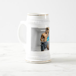 Caneca De Cerveja Toalha de SlipperyJoe homem parede de tijolo branc