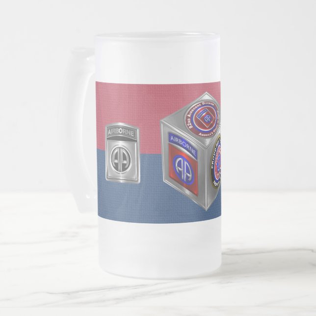 Caneca De Cerveja Vidro Jateado 82ª Divisão de Cores de Aço (Frente Esquerda)