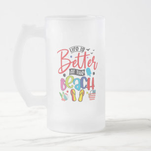 Caneca De Cerveja Vidro Jateado A vida é melhor no Design de Verão da Praia