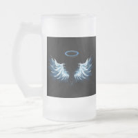 Asas de anjo azuis brilhantes em fundo preto