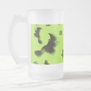 Caneca De Cerveja Vidro Jateado bruxa voadora entre as estrelas na noite de Hallow