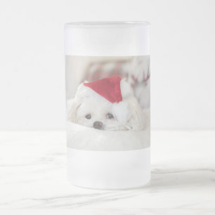 Caneca De Cerveja Vidro Jateado Cachorro Branco bonito num chapéu de Natal Vermelh