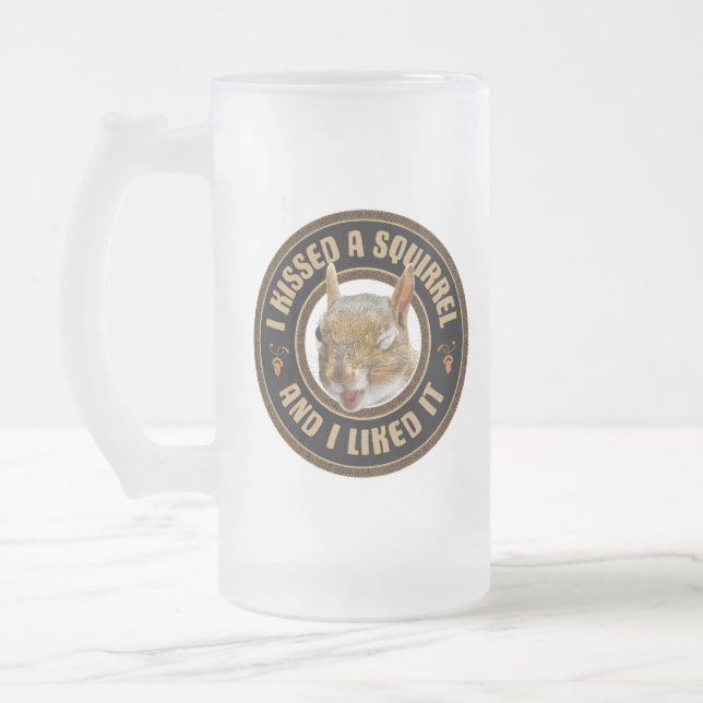 Caneca De Cerveja Vidro Jateado Eu Beijei Um Esquilo - paródia engraçada (Esquerda)
