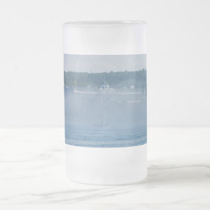 Caneca De Cerveja Vidro Jateado Hotel grande através da névoa