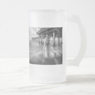 Caneca De Cerveja Vidro Jateado Ondas Suaves Em Vidro De Fosco Em Escala De Cinza