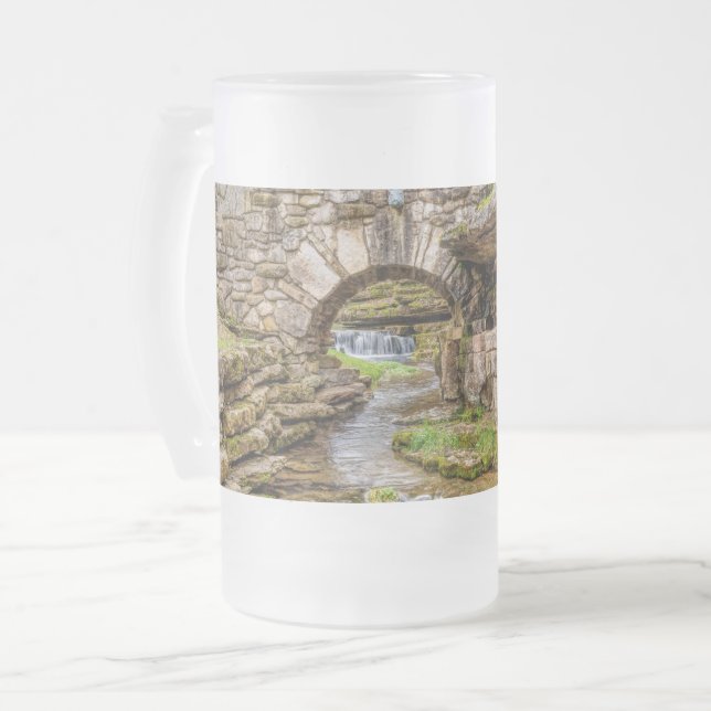 Caneca De Cerveja Vidro Jateado Ozarks Waterfall Sob Ponte (Frente Esquerda)