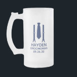 Caneca De Cerveja Vidro Jateado Padrinho de casamento azul<br><div class="desc">Esta caneca de cerveja fosco de 16 oz seria excelente para os padrinhos de casamento da sua festa de casamento Se toda a sua festa de casamento vestisse trajes com suspenders e uma gravata em azul seria perfeita. Casual, porém formal. Eles seriam excelentes para uma despedida de solteiro ou fim...</div>