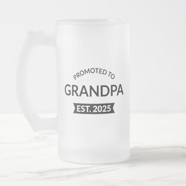 Caneca De Cerveja Vidro Jateado Promovido Ao Vovô Est. 2025 II (Esquerda)
