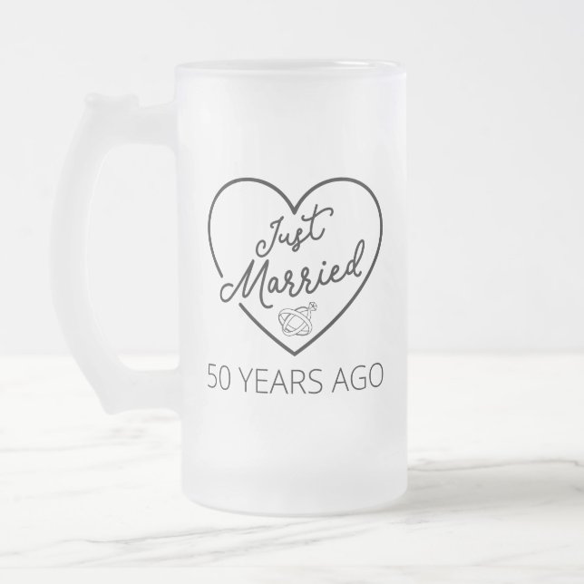 Caneca De Cerveja Vidro Jateado Recem casados 50 Anos Atrás III (Esquerda)