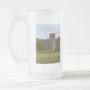 Caneca De Cerveja Vidro Jateado Um Silo Fazenda Antigo