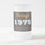 Caneca De Cerveja Vidro Jateado Vintage 1975 edição limitada 50th Birthday Gift<br><div class="desc">Vintage 1975,  edição limitada de 50º presente de aniversário</div>
