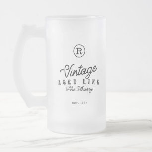 Caneca De Cerveja Vidro Jateado Vintage Envelhecida Como Um Monograma Bela Whiskey